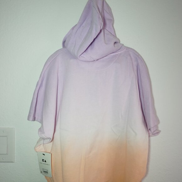 Free Assembly Fleece Poncho & Shorts - Picture 13 of 14